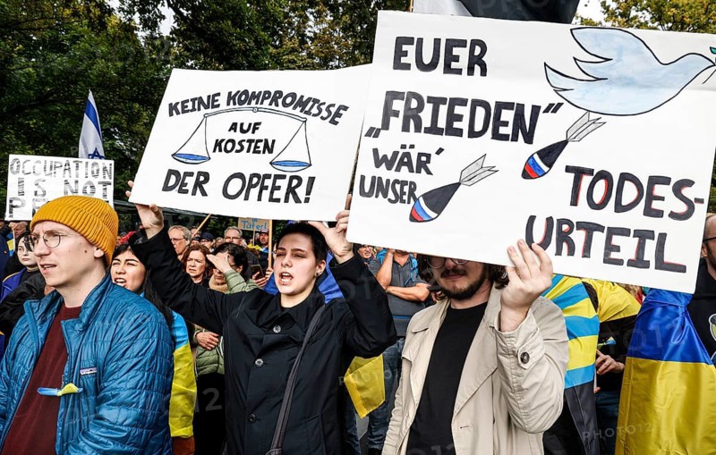 Ukrainians at the counter-demonstration Your peace is our death sentence, Berlin, 3 October 2024, Berlin, Berlin, Germany, Europe