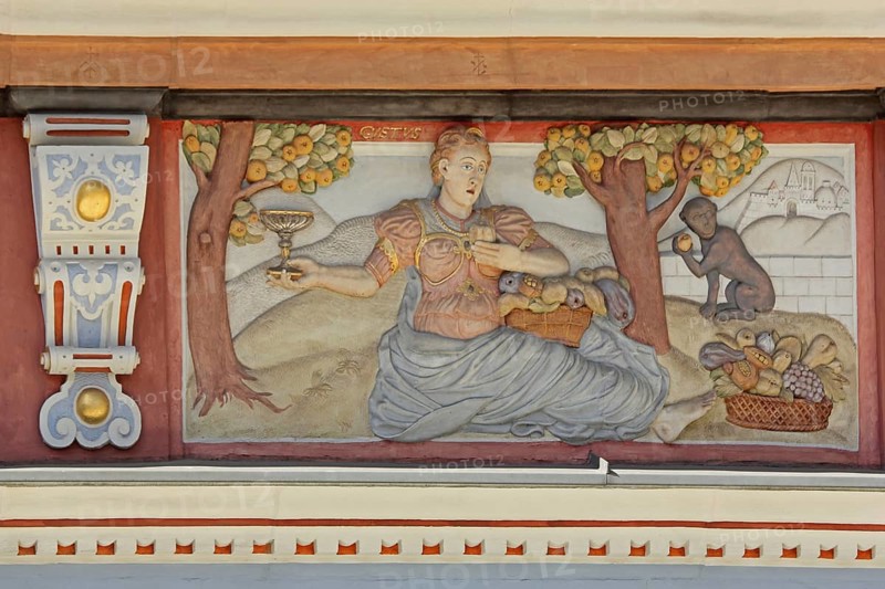 Relief Gustus, allegory taste, enjoy, enjoyment, taste, gustatory, eat, lady, historical, clothing, fruit basket, fruit, fruit, food, goblet, hold, handicraft, painting, Haus Zum Breiten Herd, fish market, Erfurt, Thuringia, Germany, Europe