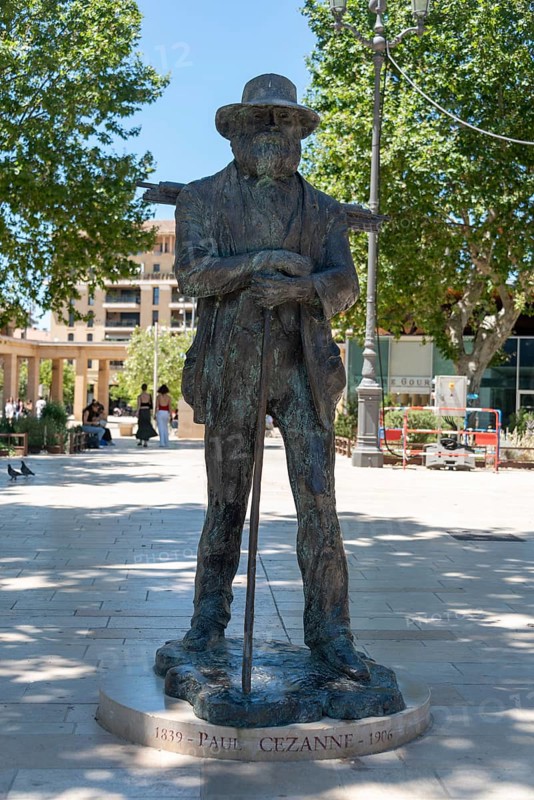Monument to the painter Paul Cezanne on the Place de la Rotonde in Aix-en-Provence, Provence-Alpes-Côte d'Azur, France, Europe