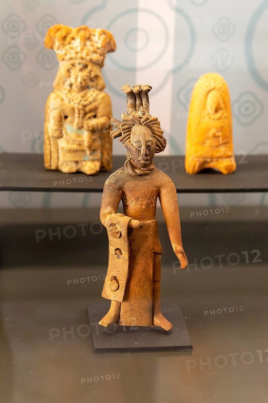 Male model in ritual stance, from Jaina, Late Classical period, Mayan archaeological museum, Fort San Jose, Campeche, Mexico, Central America