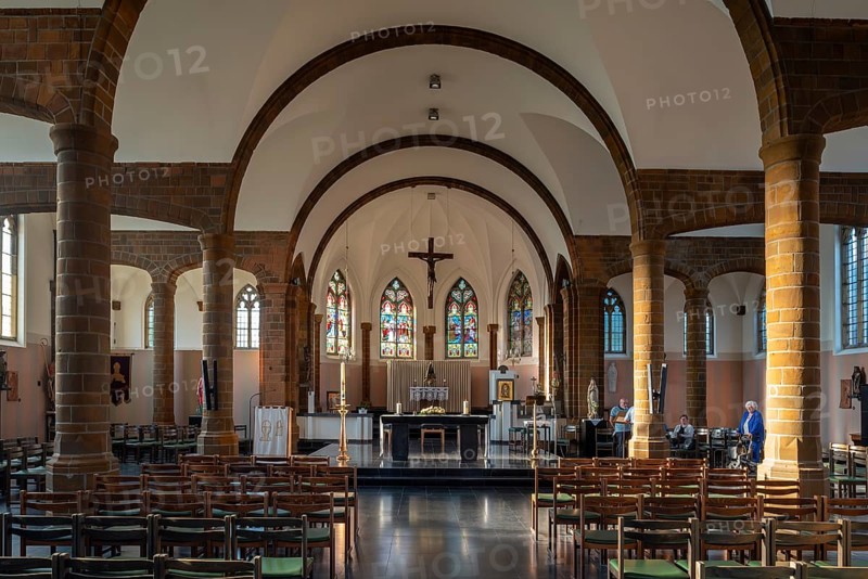 Altar in the Onze-Lieve-Vrouw-Geboortekerk, Church of Our Lady's Nativity at the village Oostham, Ham, province of Limburg, Flanders, Belgium, Europe