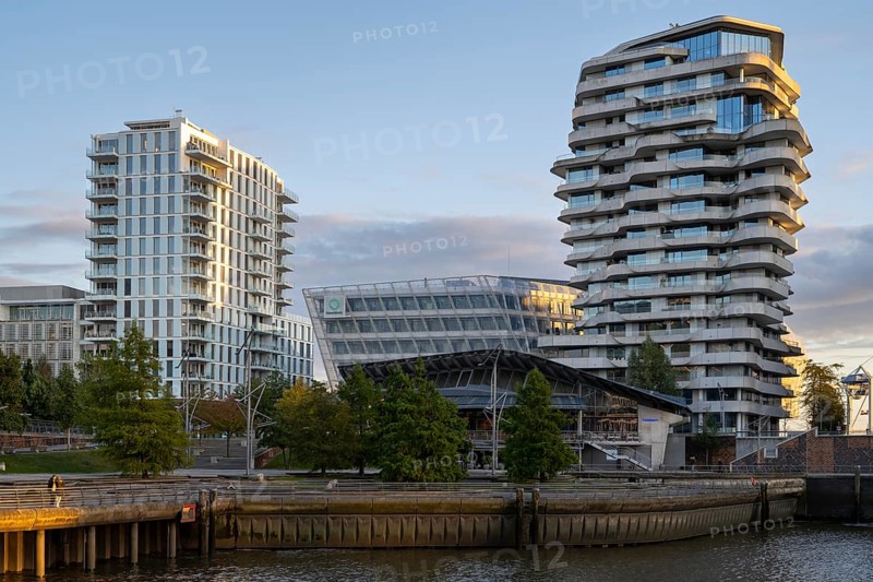 Modern residential building on Strandkai, Marco Polo Tower, Überseequartier, Hafencity, Hamburg, Germany, Europe
