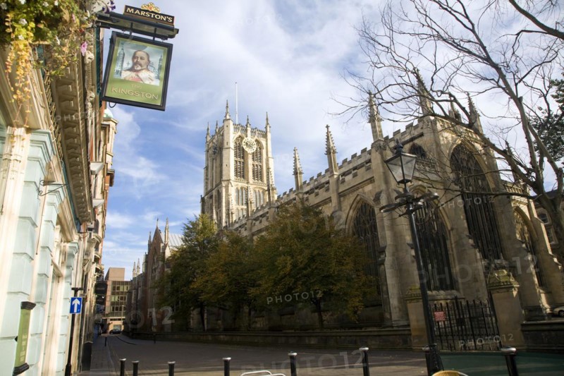 Holy Trinity church and the Kingston pub, Hull, Yorkshire, England, United Kingdom, Europe