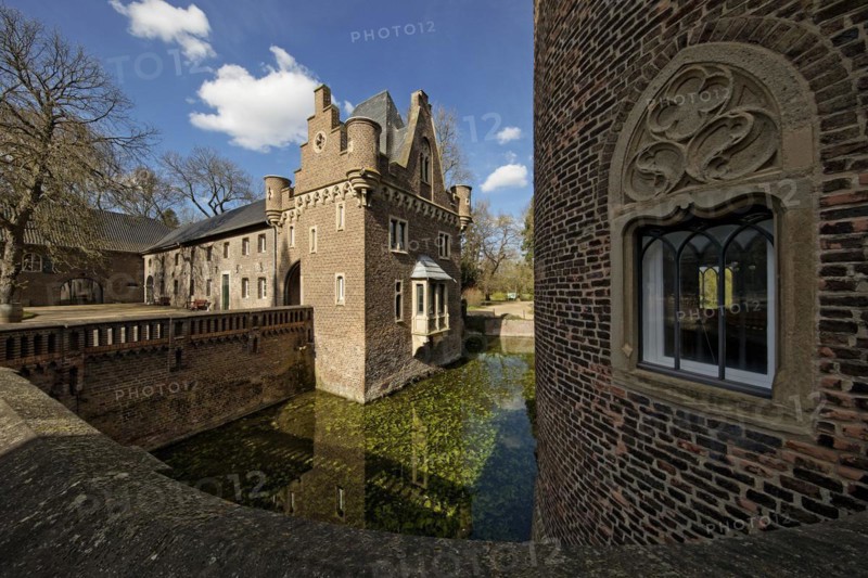 Paffendorf Castle, popular excursion destination, Bergheim, Rhine-Erft district, Rhenish lignite mining area, North Rhine-Westphalia, Germany, Europe
