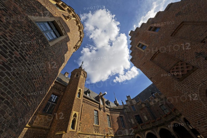 Paffendorf Castle, popular excursion destination, Bergheim, Rhine-Erft district, Rhenish lignite mining area, North Rhine-Westphalia, Germany, Europe