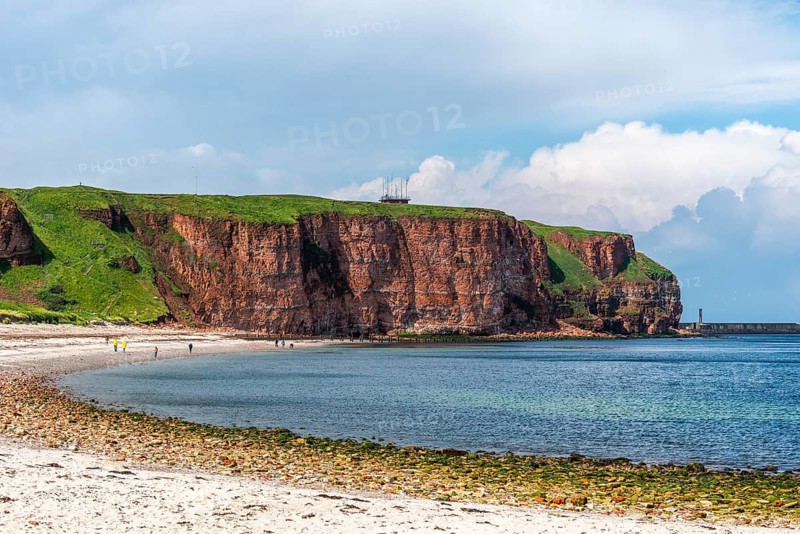 View over the Nordstrand, red sandstone cliff on the offshore island of Heligoland, North Sea, Pinneberg district, Schleswig-Holstein, Germany, Europe