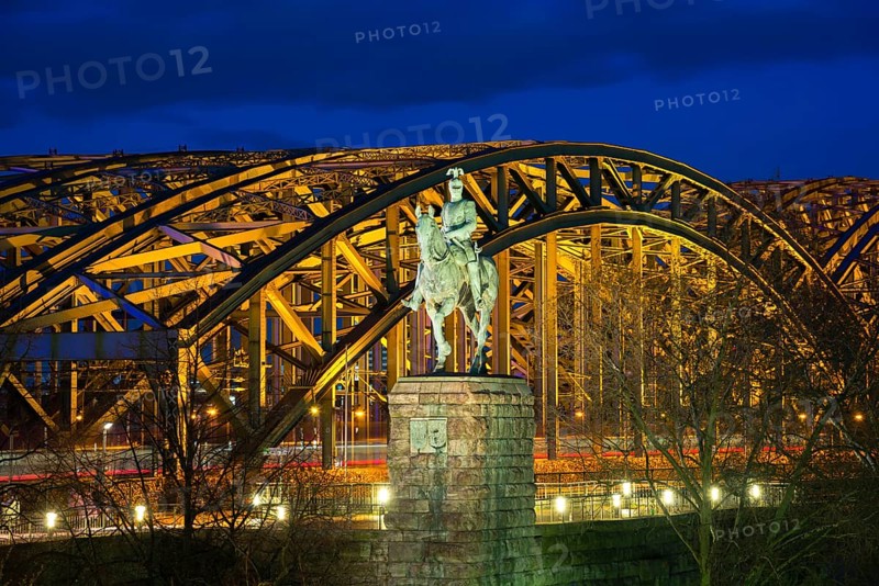 Riding statue, monument, Kaiser Wilhelm II, Hohenzollernbruecke, Cologne, North Rhine-Westphalia, Germany, Europe
