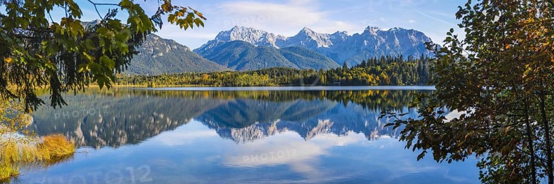 Barmsee, behind it the Karwendel mountains, Werdenfelser Land, Upper Bavaria, Bavaria, Germany, Europe