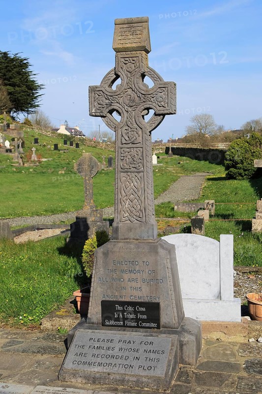 Irish potato famine memorial at Abbeystrewry cemetery, Skibbereen, County Cork, Ireland, Irish Republic, Europe