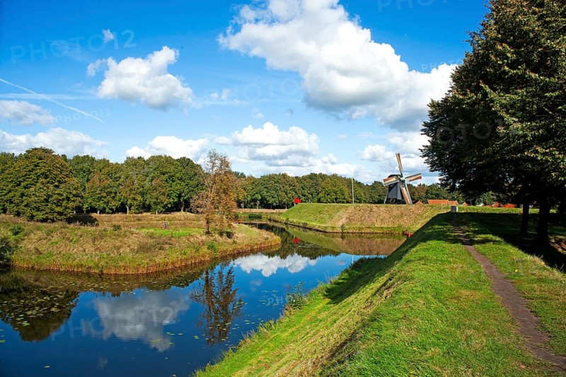 Circular route, ramparts, windmill, fortress, Bourtange, Netherlands