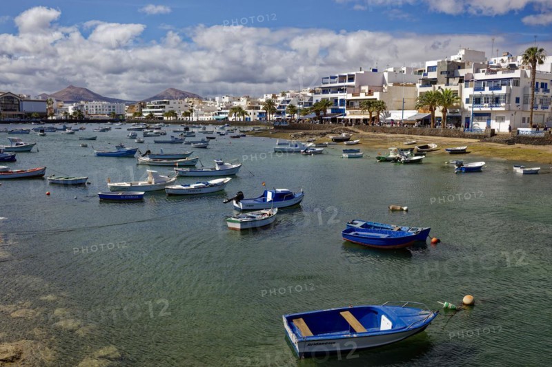 Boats in Charco de San Ginés harbour, Arrecife, Lanzarote, Canary Islands, Canary Islands, Spain, Europe