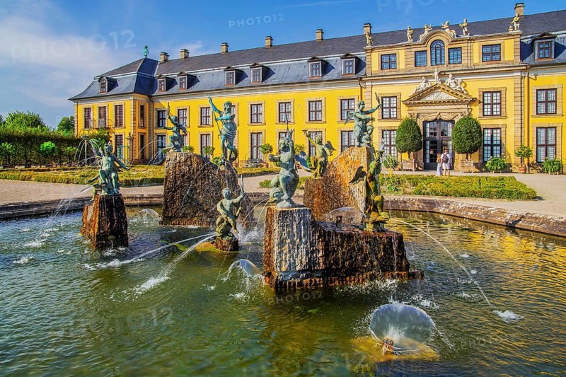 Neptune Fountain at the Gallery Building in the Great Garden, Herrenhausen Gardens, Hanover, Lower Saxony, Germany, Europe