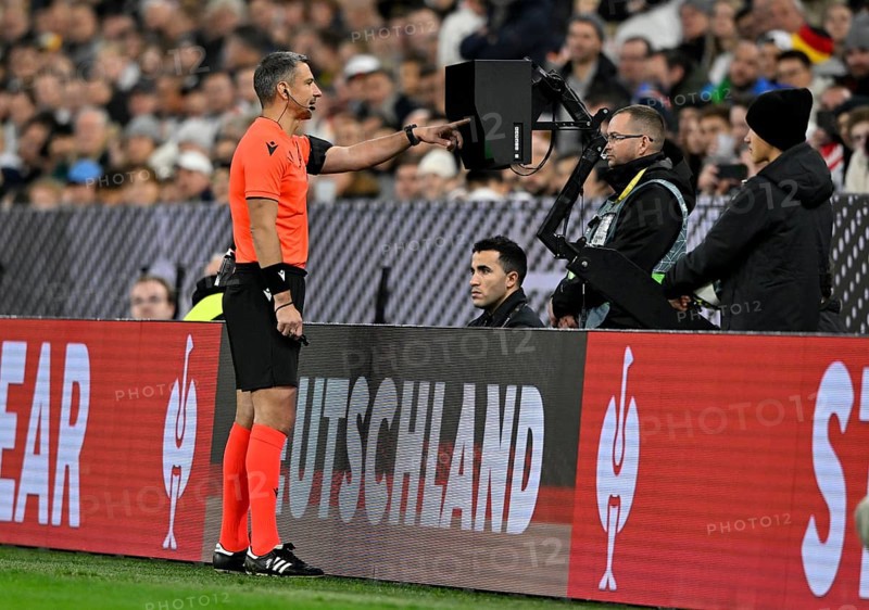 Referee Slavko Vincic (SVN) in the review area, gestures, gesture, VAR, video assistant referee, video evidence, video referee video assistant referee UEFA Nations League international match Germany v Netherlands, Allianz Arena, Munich, Bavaria, Germany, Europe