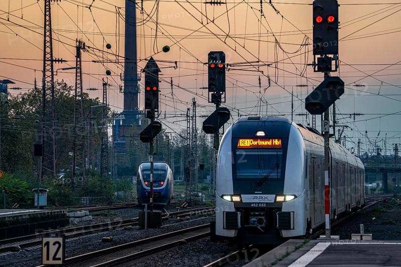 Regional-Express, RE1 to Dortmund, RRX, Rhein-Ruhr-Express, arriving at Essen main station, dusk, North Rhine-Westphalia, Germany, Europe