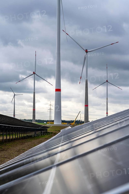 Wind farm and large-scale photovoltaic system, north-east of Bad Wünnenberg, near the village of Elisenhof, on the A44 motorway, North Rhine-Westphalia, Germany, Europe