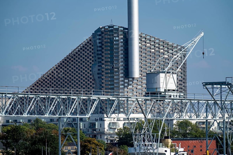 CopenHill, waste incineration plant and artificial ski slope, 90 metres high and 400 metres long slope on artificial turf, Copenhagen, Denmark, Europe