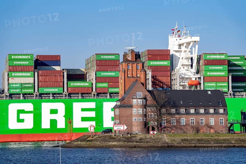 Container ship Ever Gifted, enters the port of Hamburg on the Elbe, shipping company Evergreen, Singapore, 399 m long, can carry over 20, 000 containers, Seemannshöft pilot house, nautical centre, Hamburg, Germany, Asia