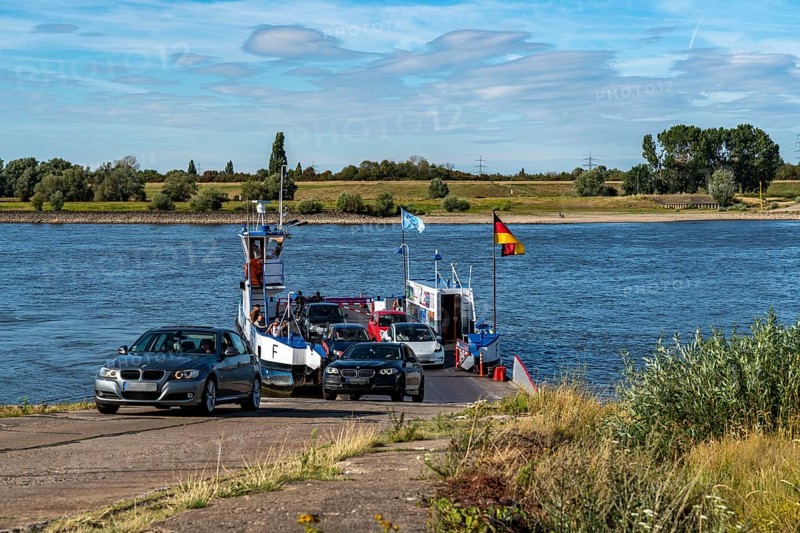 Car ferry between Duisburg-Walsum and Orsoy, North Rhine-Westphalia, Germany, Europe