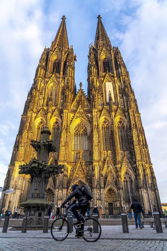 Cologne Cathedral, view of the west façade, on the north tower one of the rare occasions almost without scaffolding on the towers, Cologne, Germany, Europe