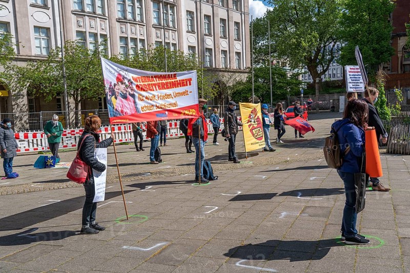 Demonstration on 1 May, on the Weberplatz in Essen, an alliance of left-wing parties and groups had achieved, in the second instance, in front of the OVG Münster that the originally banned demonstration was approved, subject to many conditions, such as number of participants, distance, compulsory masks, Essen, North Rhine-Westphalia, Germany, Europe