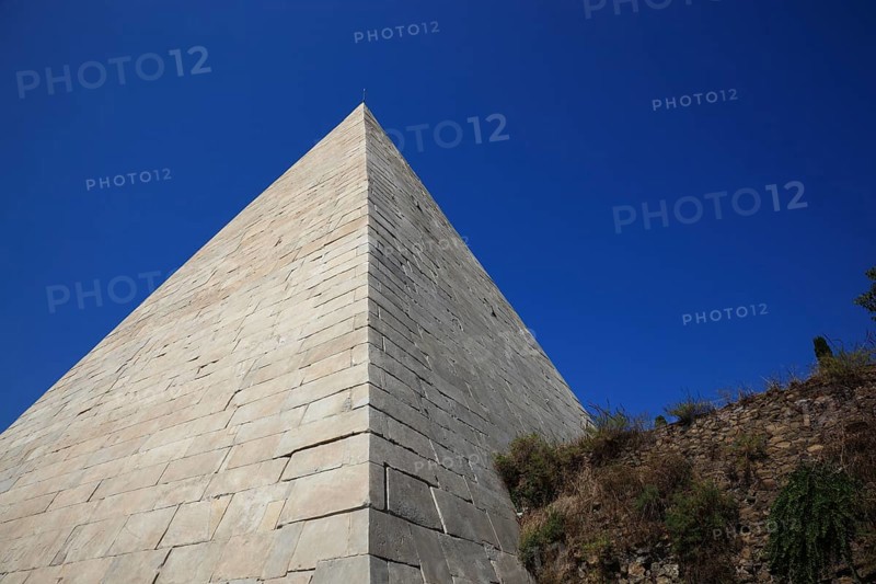 Cestius Pyramid, Pyramid of Caius Cestius, Piramide Cestia, Piramide di Caio Cestio, Tomb of the Roman praetor and tribune Gaius Cestius Epulo, Rome, Italy, Europe