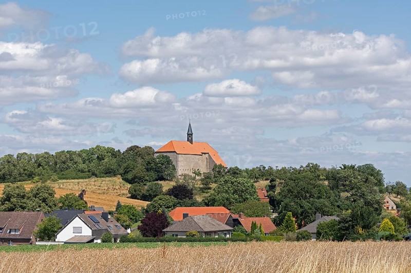 Former monastery church, church, houses, Wittenburg, Elze, Lower Saxony, Germany, Europe