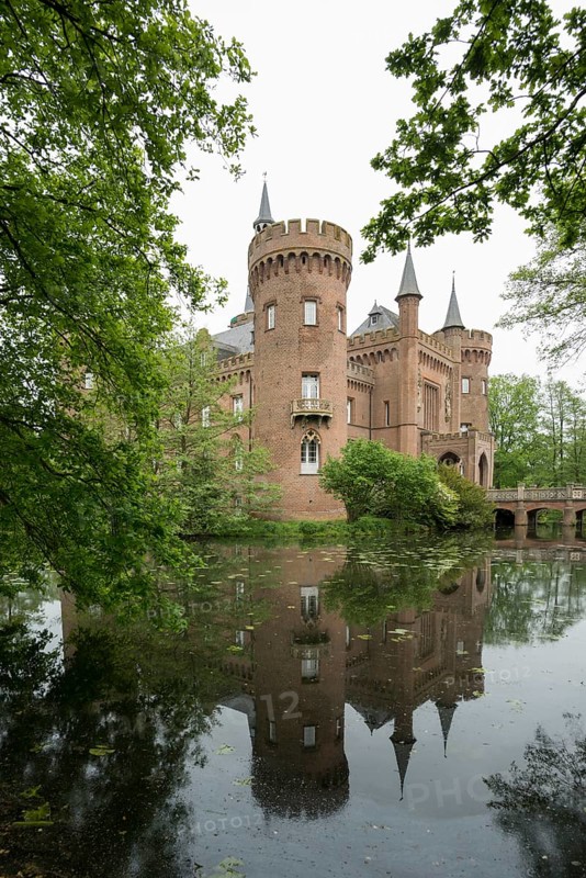 Schloss Moyland, moated castle, museum of modern art, Bedburg-Hau, Lower Rhine, North Rhine-Westphalia, Germany, Europe