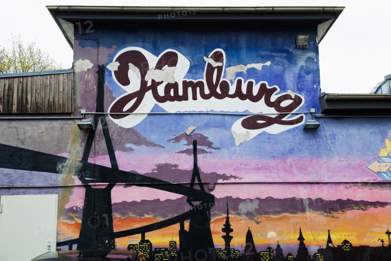 Lettering Hamburg, street art, graffiti, painted house wall, Reeperbahn, St. Pauli, Hamburg, Germany, Europe