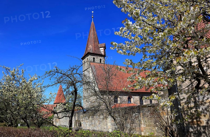 Fortified church from the Middle Ages, fortified church, Effeltrich in Franconian Switzerland, district of Forchheim, Upper Franconia, Bavaria, Germany, Europe