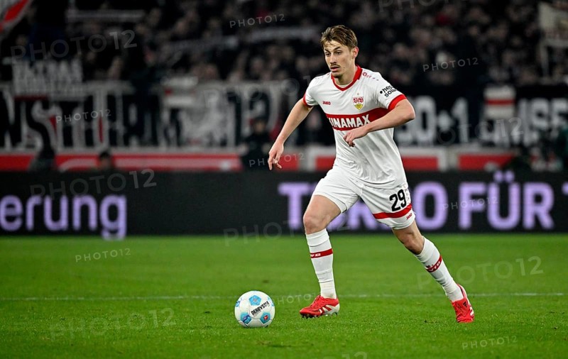 Anthony Rouault VfB Stuttgart (29) Action on the ball MHPArena, MHP Arena Stuttgart, Baden-Württemberg, Germany, Europe