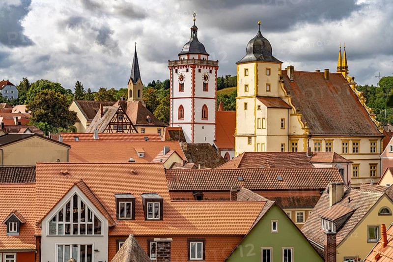 Old town with St Nicholas Church and Marktbreit Castle in Marktbreit, Lower Franconia, Bavaria, Germany, Europe