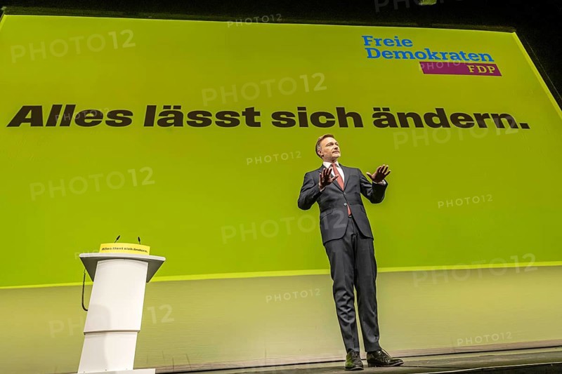 Traditional Epiphany 2025 meeting of the FDP party. The party event is also the start of the election campaign for the 2025 federal elections. Christian Lindner, portrait, MP, Federal Chairman of the FDP, in front of the large poster with the inscription Alles lässt sich ändern. Stuttgart Opera House. Baden-Württemberg, Germany, Europe