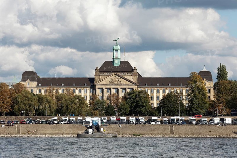 Rhine bank with Düsseldorf district government, historic neo-baroque building, Düsseldorf, North Rhine-Westphalia, Germany, Europe