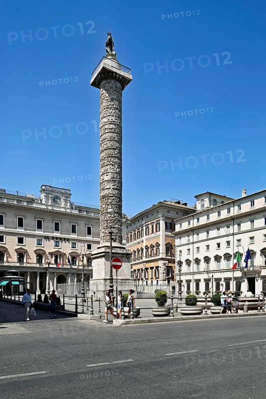 Ancient Roman victory column, Column of Marcus Aurelius in Piazza Colonna, Marcus Column, ancient Rome, Lazio, Italy, Europe