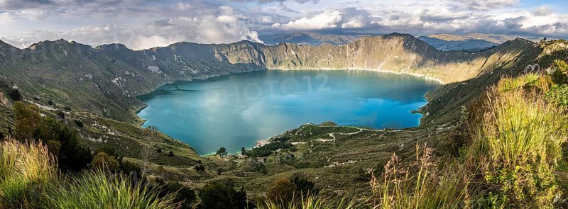 Panorama of the lake filled Quilotoa caldera, Laguna Quilotoa, Cotopaxi Province, Ecuador, South America