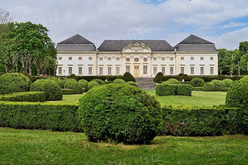 Park, Baroque Halbturn Castle, Lake Neusiedl, Burgenland, Austria, Europe