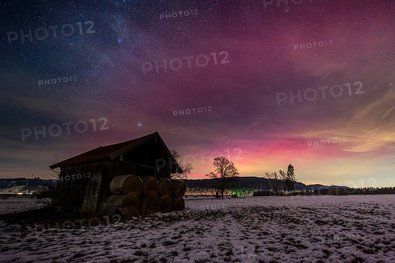 Northern Lights, Aurora borealis, violet, pink, red, hut, stars, Loisach-Lake Kochel-Moor, foothills of the Alps, Bavaria, Germany, Europe