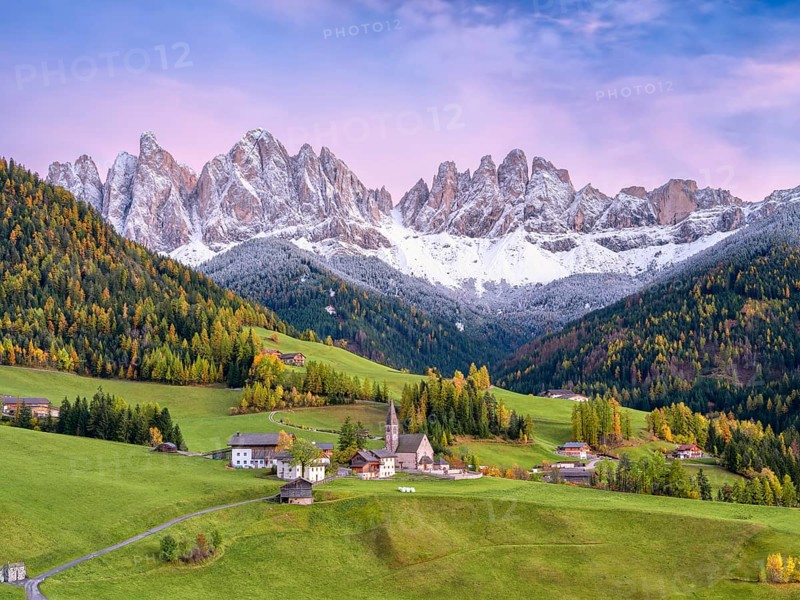 Church of St. Magdalena at sunset, Santa Maddalena, autumn, Odle Group with snow, Funes, Funes Valley, South Tyrol, Italy, Europe