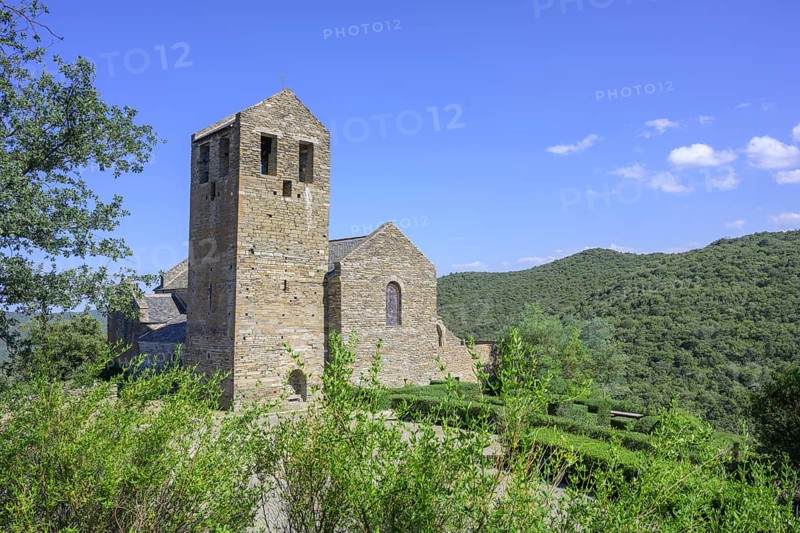 Exterior view of the façade with bell tower. Prieuré de Serrabone, Boule-d'Amont, Département Pyrénées-Oriental, France, Europe