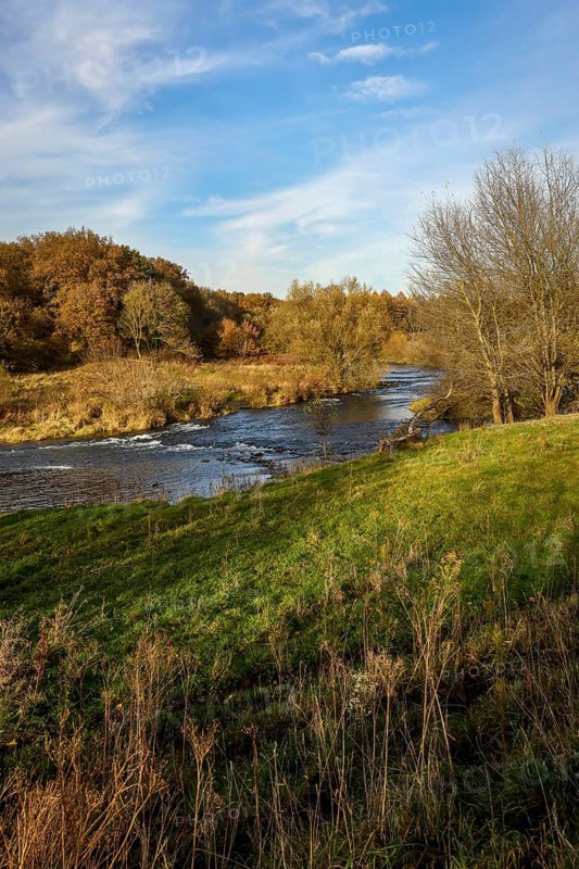 10.11.2021, Datteln, North Rhine-Westphalia, Germany - Lippe, river and floodplain development of the Lippe near Haus Vogelsang, where a near-natural river landscape was created, an intact river-floodplain ecosystem was restored with flood protection through newly designed floodplains