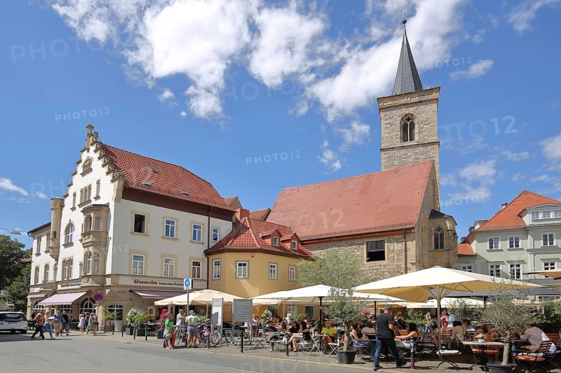 Gothic Ägidienkirche and street pub with people and parasols, Wenigemarkt, Erfurt, Thuringia, Germany, Europe