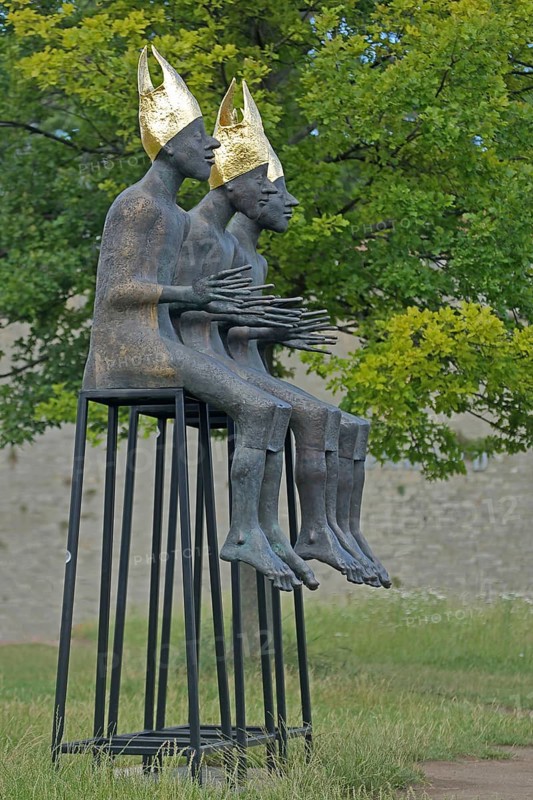 Sculpture Enthroned by Volkmar Kühn 2021, three bishops with golden mitres sitting on stools, row, arms outstretched, frame, mitre, citadel, Petersberg, Erfurt, Thuringia, Germany, Europe