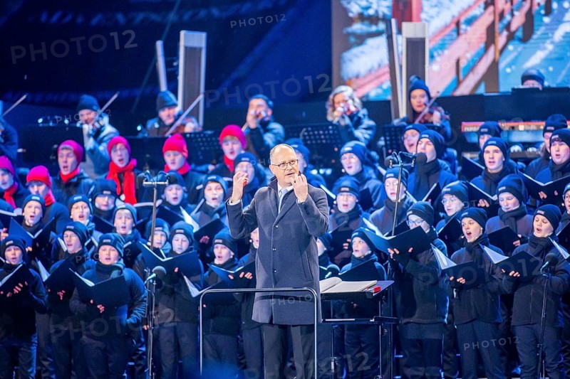 When over 25, 000 visitors flock to the Rudolf Harbig Stadium for the big Advent concert just in front of Christmas, the Christmas festivities begin for many Dresdeners. What began in 2015 as part of the celebrations to mark the anniversary of the world-famous Dresden Kreuzchor has now established itself as one of the biggest and most beautiful Christmas events in Germany. Kreuzkantor Ulrich Schicha, Dresden, Saxony, Germany, Europe