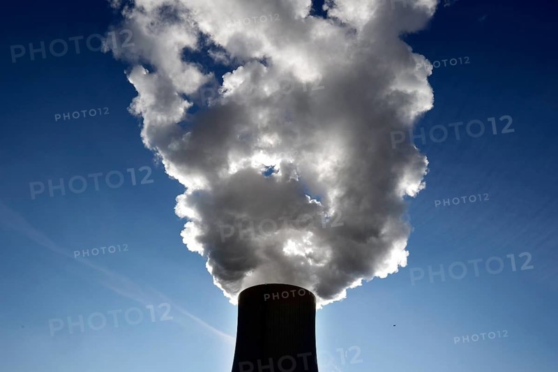 Cooling tower of KNG, Kraftwerks- und Netzgesellschaft mbH. The coal-fired power plant generates district heating and electricity for Rostock, 08/02/2023