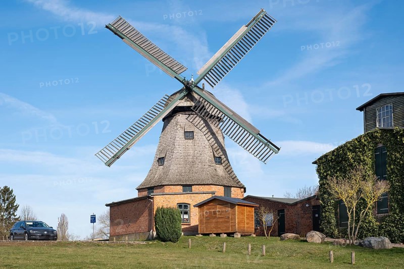 Town windmill, Galerie-Holländer, Malchow, island town, Mecklenburg Lake District, Mecklenburg, Mecklenburg-Vorpommern, Germany, Europe