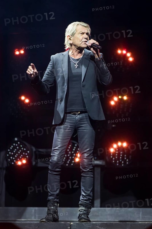 Matthias Reim live on ..und plötzlich bist du Kult! Tour in the Berlin Uber Arena on 29 December 2024
