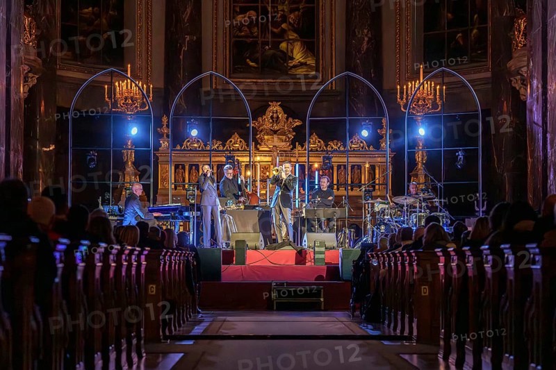 Till Brönner live on Silent Night - The Christmas Concert Tour at Berlin Cathedral on 20.12.2024