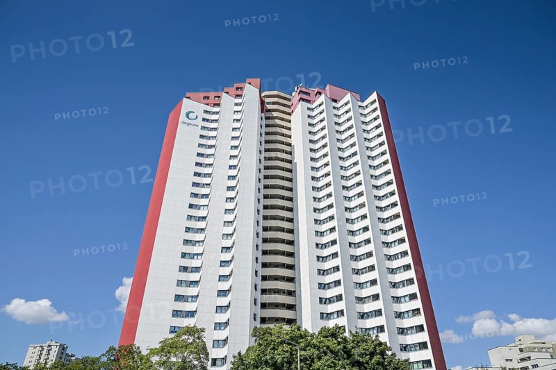 Residential tower block, Zwickauer Damm 12, Gropiusstadt, Neukölln, Berlin, Germany, Europe