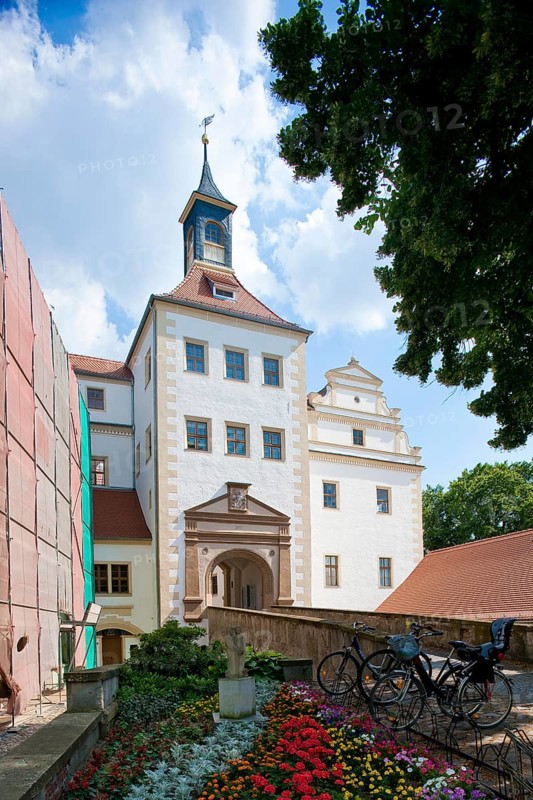 Finsterwalde Castle is a Renaissance complex in the Brandenburg town of Finsterwalde. The building is divided into two parts, the front and rear castle, each with an inner courtyard worth seeing. The rear castle is a four-winged building of uniform height with moulded sandstone walls on all facades, giving it a relatively homogeneous, essentially Renaissance appearance