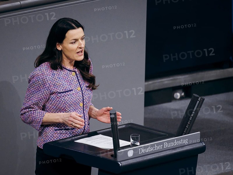Wiebke Papenbrock, SPD, delivers a speech on EPL 05 Federal Foreign Office in the plenary session of the German Bundestag in Berlin, 31 January 2024